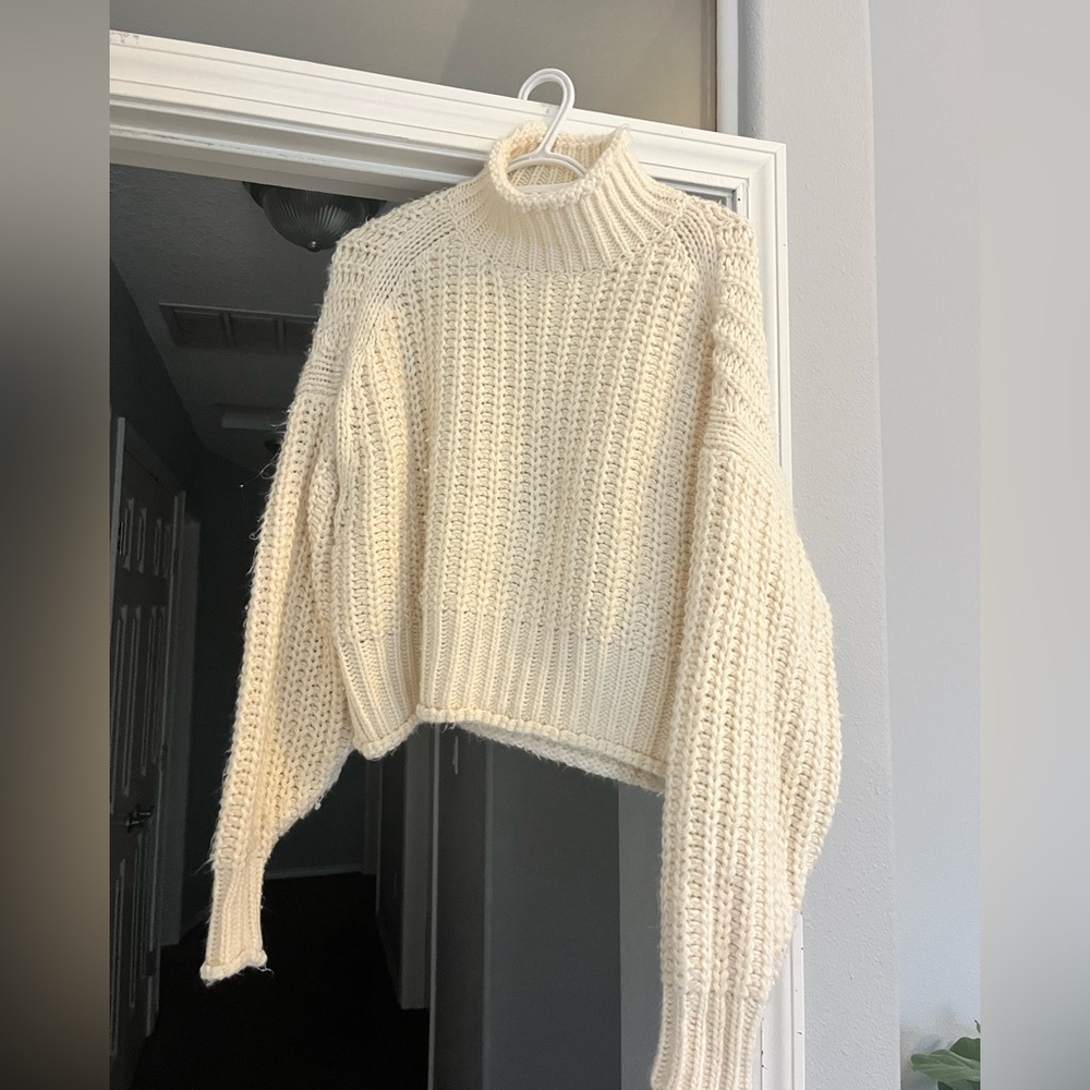 H&M Chunky Turtleneck Sweater White - Picture 2 of 4